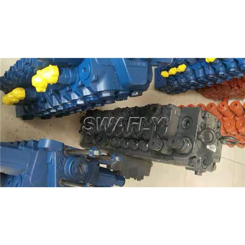 Komatsu PC50 PC50UU-2 Main Control Valve Assy Distribution Valve 709-34-14200 709-34-13800